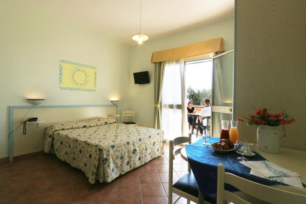 Villaggio Resort Arco Del Saracino Lido Marini Esterno foto